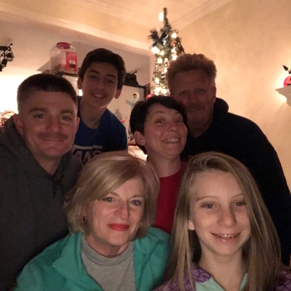 POSH AMBASSADOR, TOP SELLER, QUICK SHIPPER - Picture 5 of 6